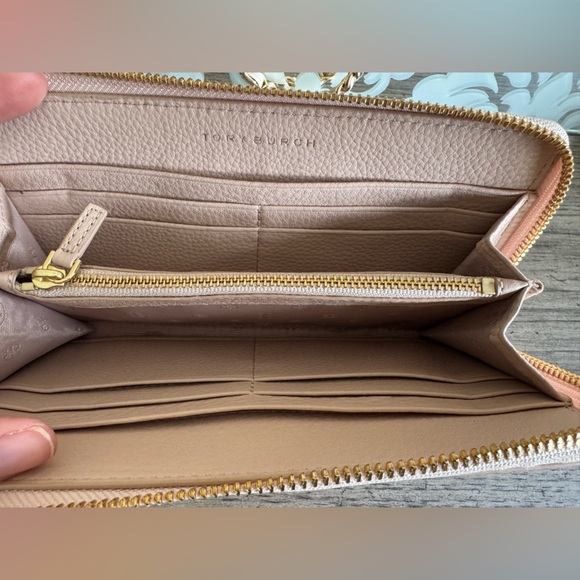 Tory Burch Zip Continental Wallet EUC Light Pink Light Oak Pebble Leathe… - Picture 7 of 13